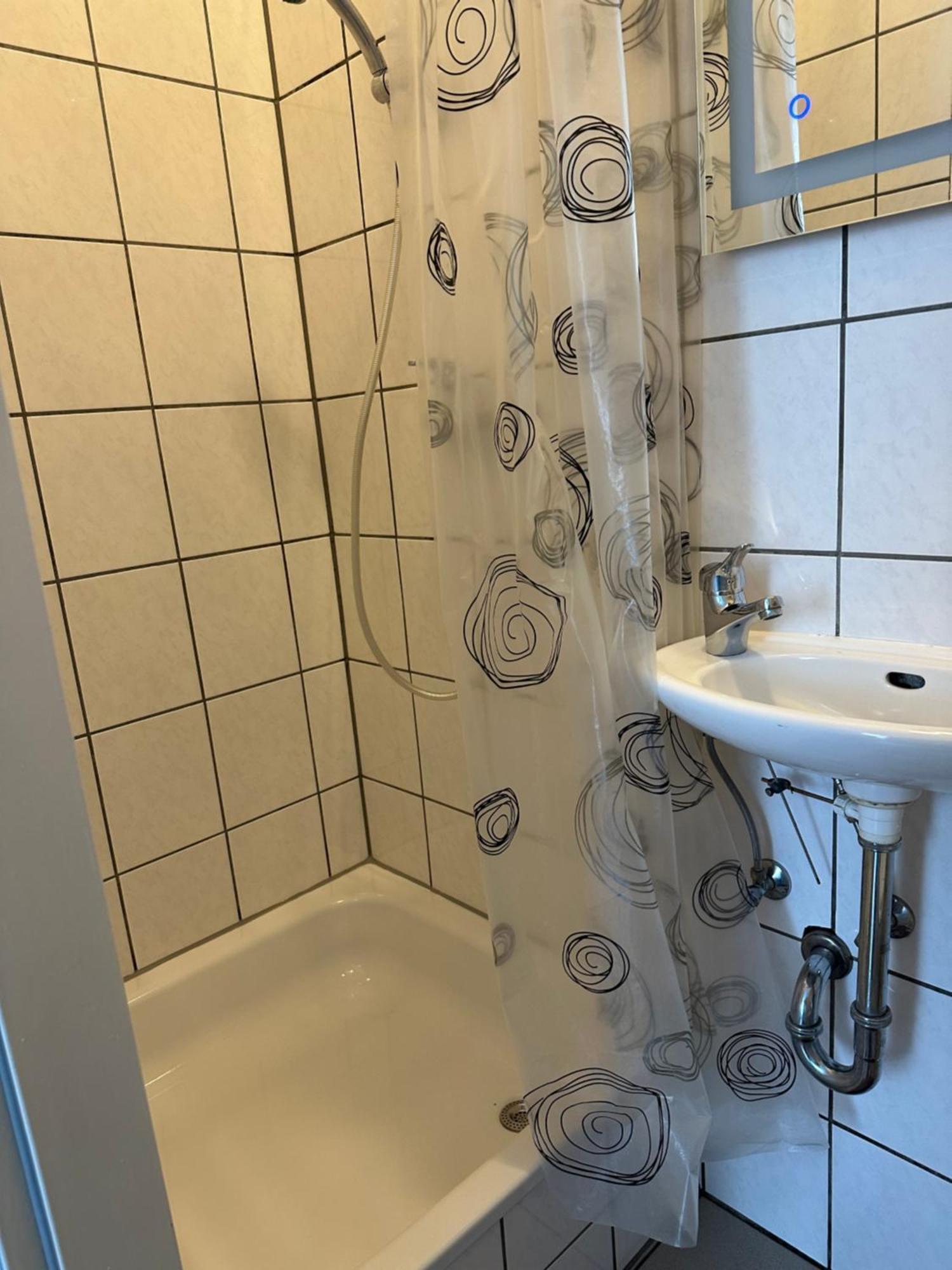 Helles Apartment Am Elberadweg Magdeburg Bagian luar foto